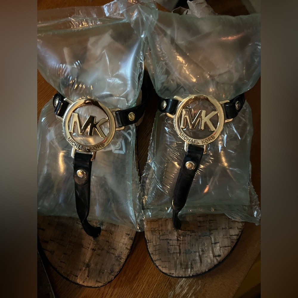 2 Pairs! Michael Kors Cork Footbed Sandals, Logo, black and silver, size 9 - Picture 12 of 13